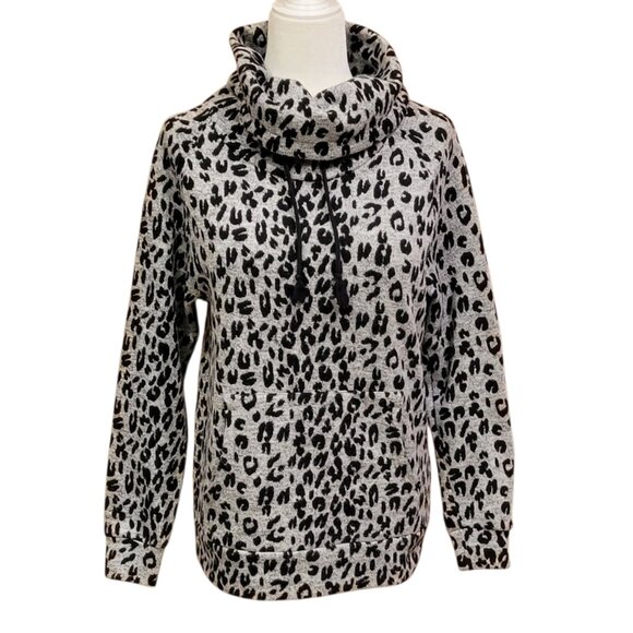 Derek Heart Leopard Print Funnel Neck Popover Tunic with Kangaroo Pocket - Picture 1 of 10